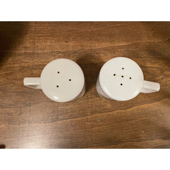 Vintage Holiday Christmas Tree Design Ceramic Salt & Pepper Shakers - Picture 7 of 8